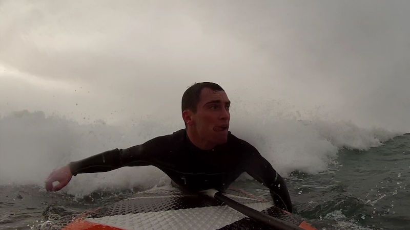 Čech objevil u oceánu dávno utopenou kameru a rozjel pátrací akci
